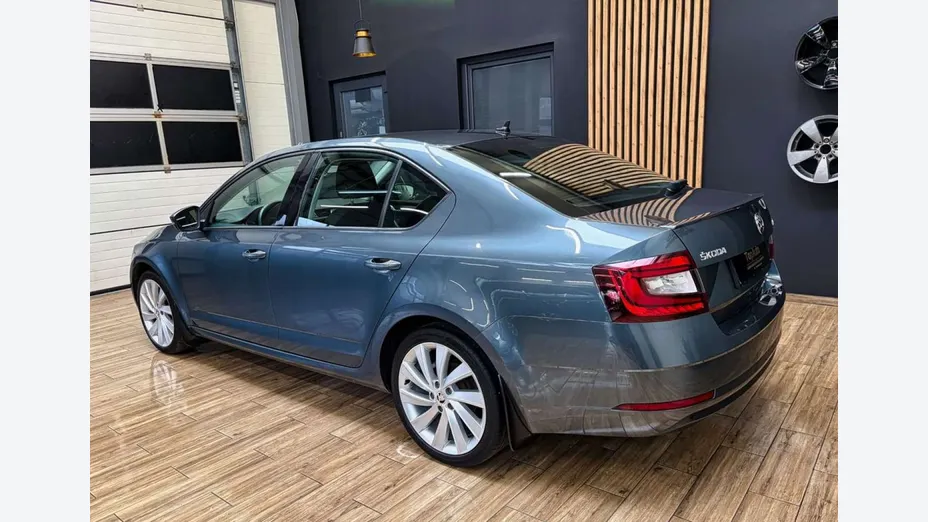 SKODA Octavia -