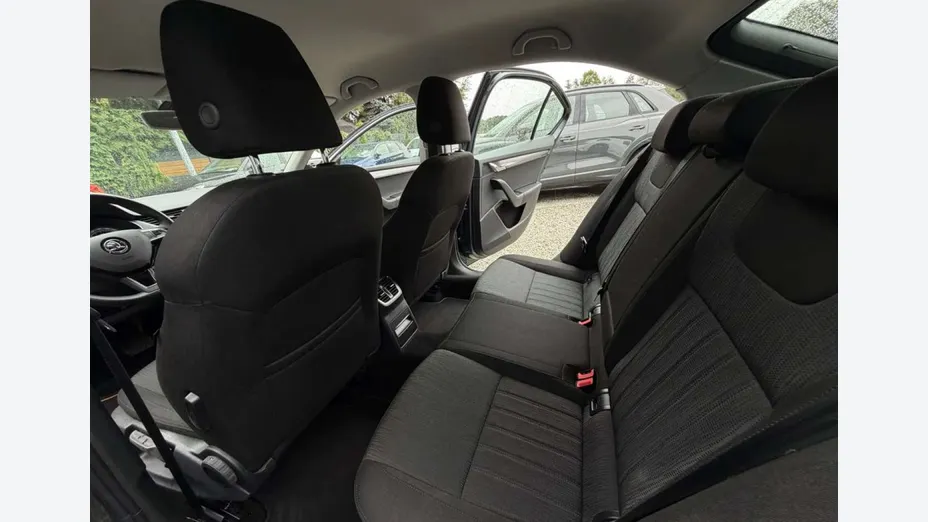 SKODA Octavia -