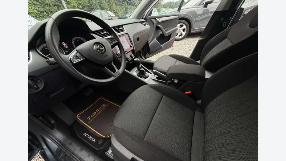 SKODA Octavia -
