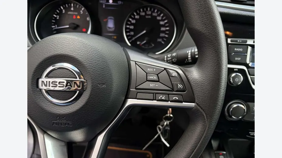 NISSAN Qashqai -