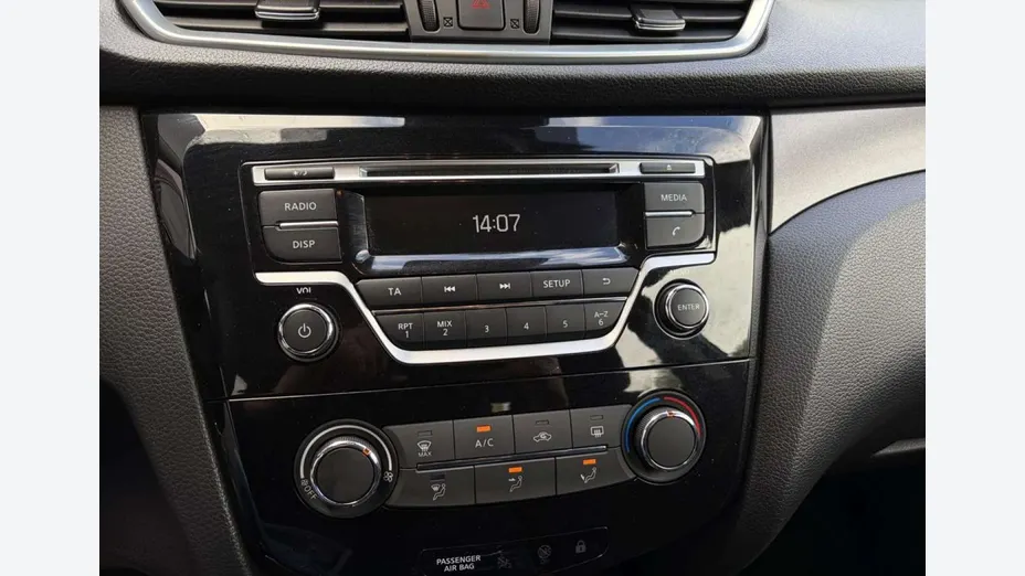 NISSAN Qashqai -