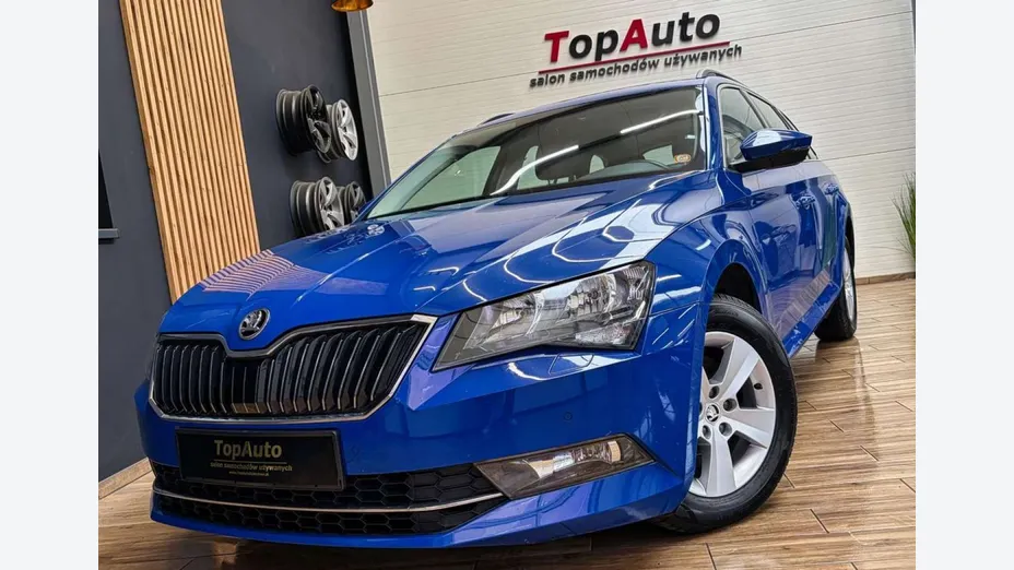 SKODA Superb -