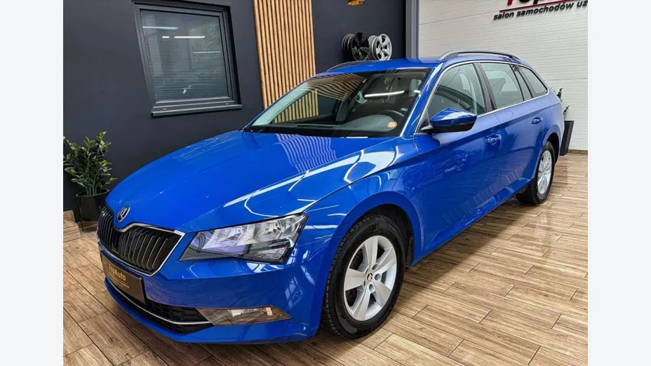 SKODA Superb -