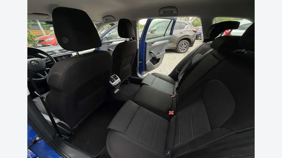 SKODA Superb -