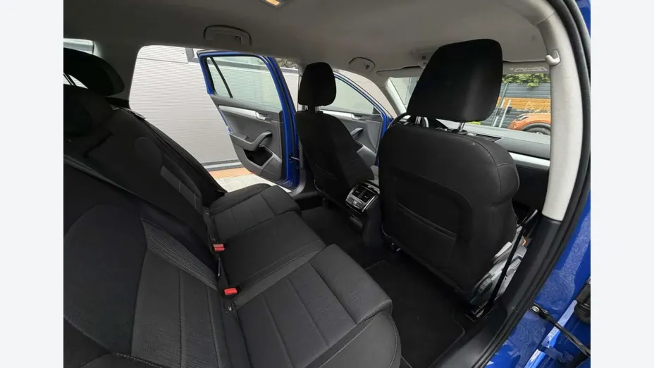 SKODA Superb -