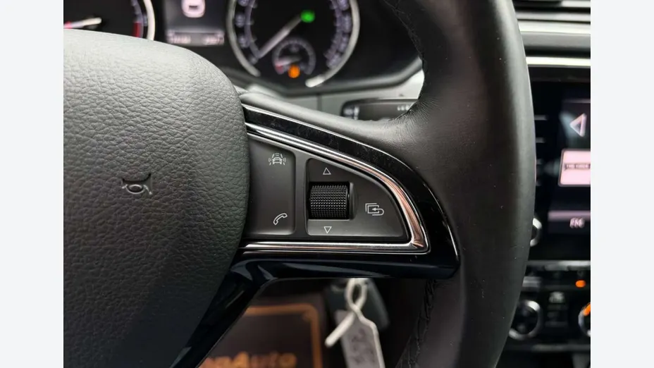 SKODA Superb -