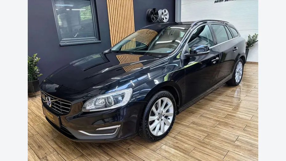 VOLVO V60 -