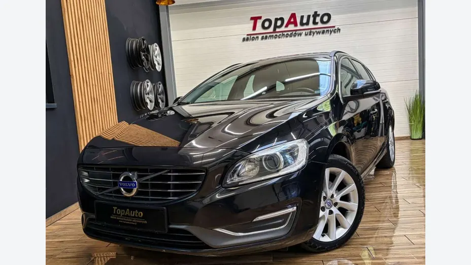 VOLVO V60 -