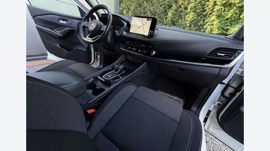 NISSAN Qashqai -