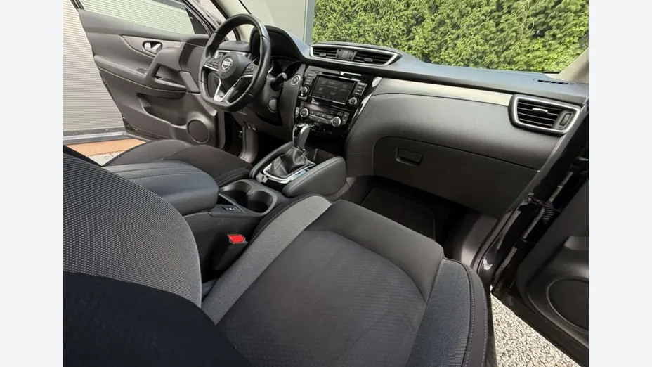 NISSAN Qashqai -