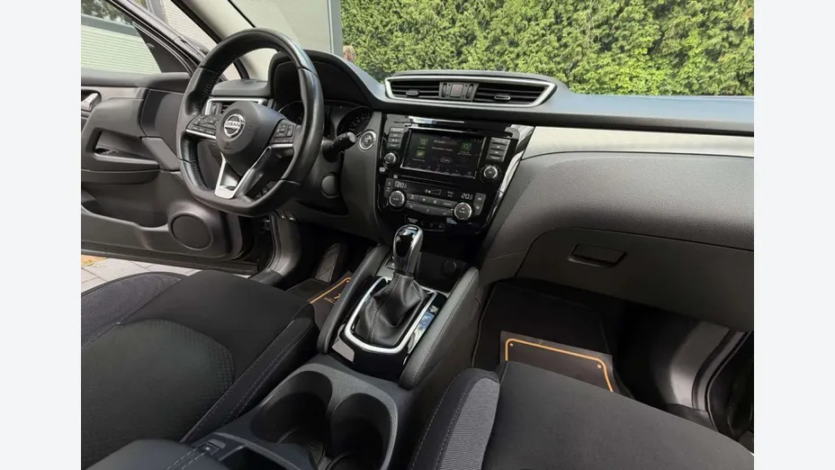 NISSAN Qashqai -