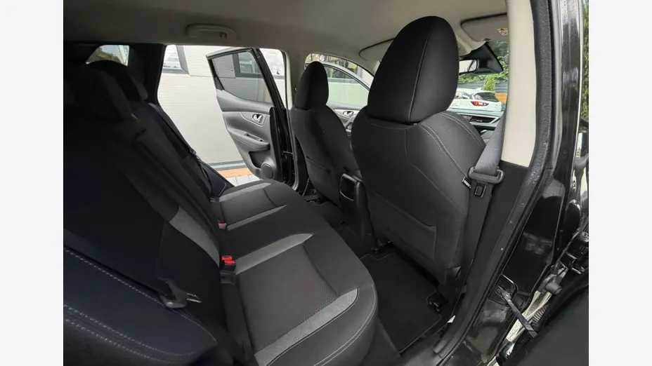 NISSAN Qashqai -