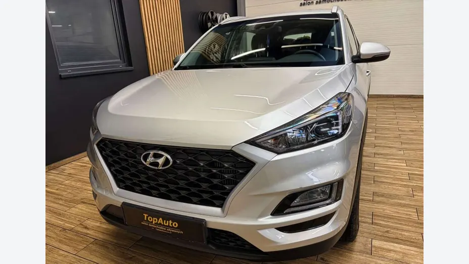 HYUNDAI Tucson -