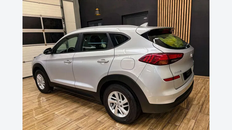 HYUNDAI Tucson -