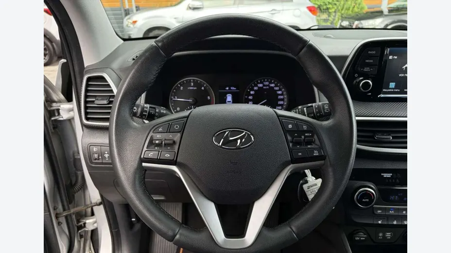 HYUNDAI Tucson -