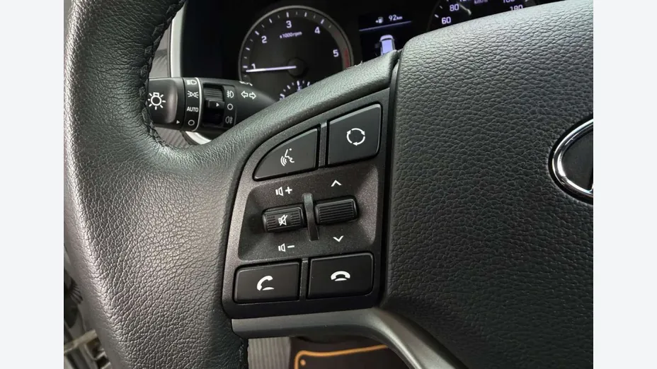 HYUNDAI Tucson -