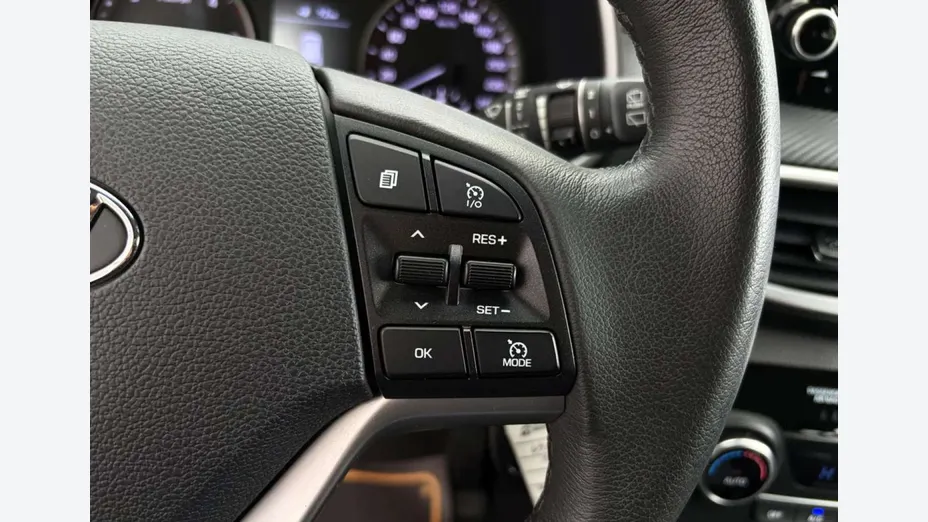 HYUNDAI Tucson -