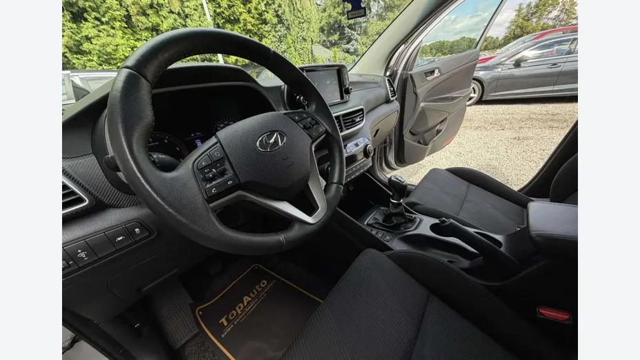 HYUNDAI Tucson -