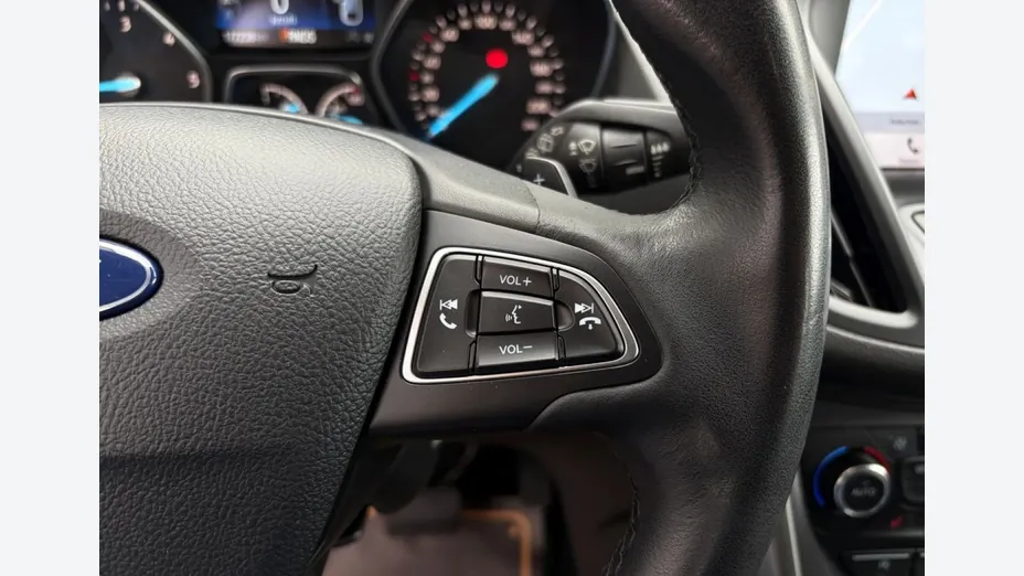 FORD Kuga -