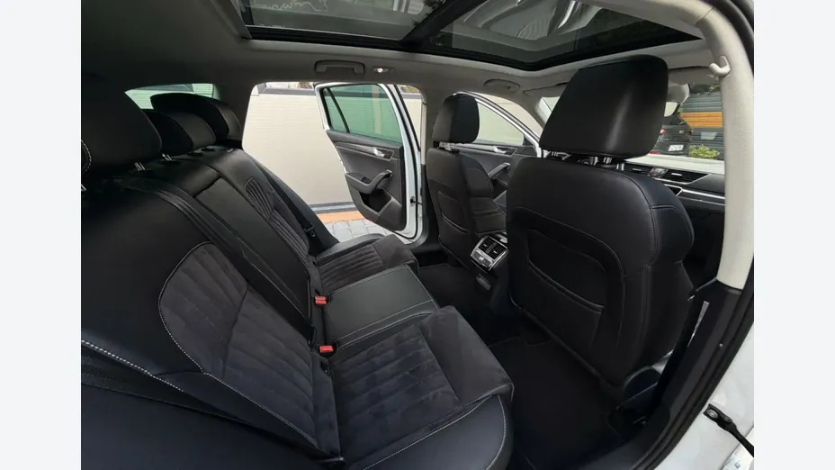 SKODA Superb -