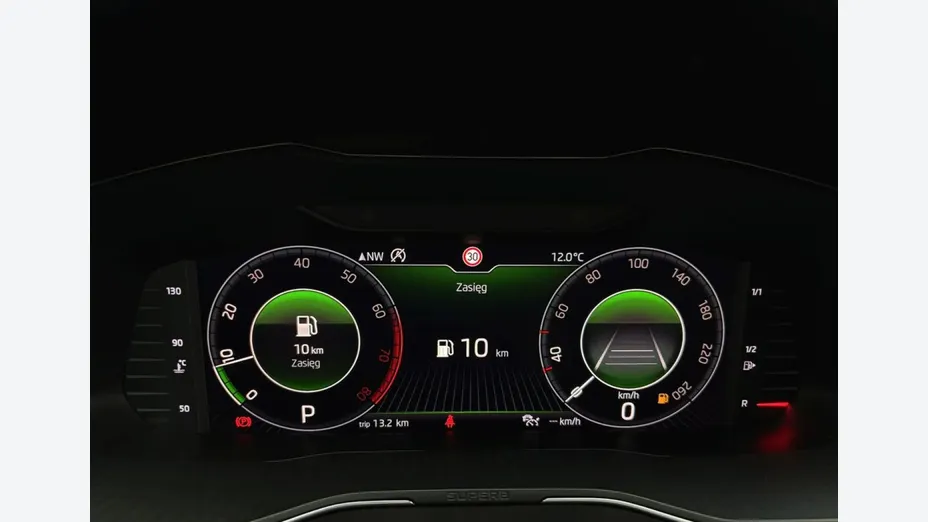 SKODA Superb -