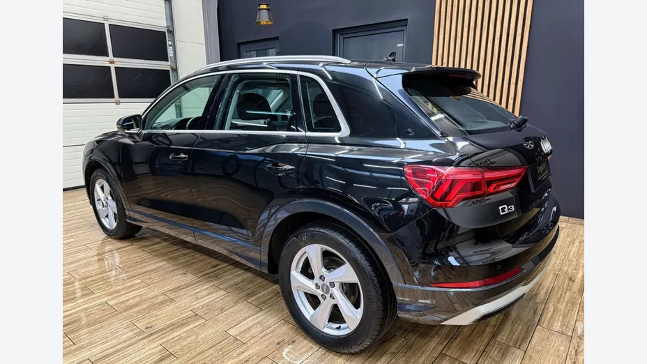 AUDI Q3 -