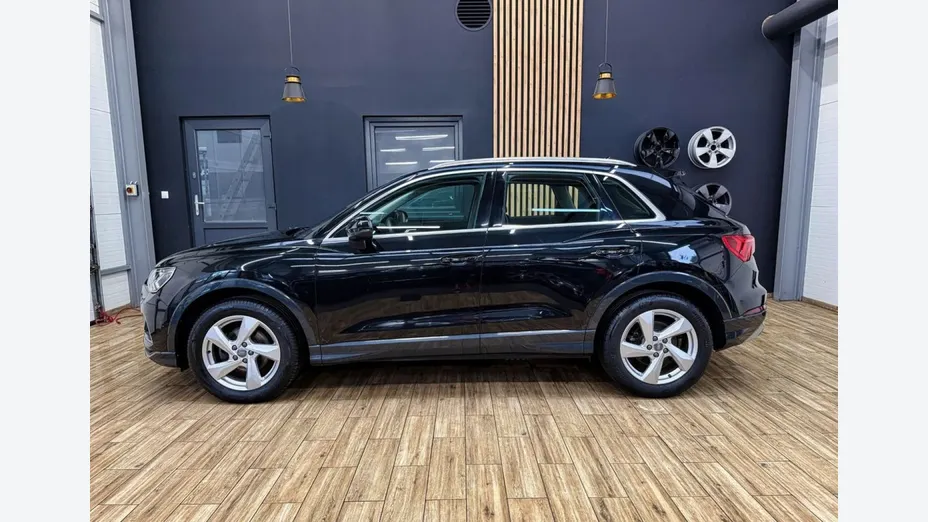 AUDI Q3 -