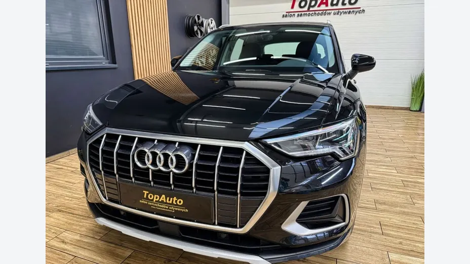 AUDI Q3 -