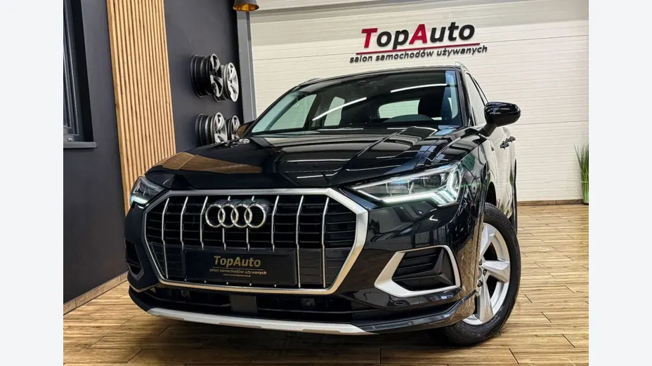 AUDI Q3 -