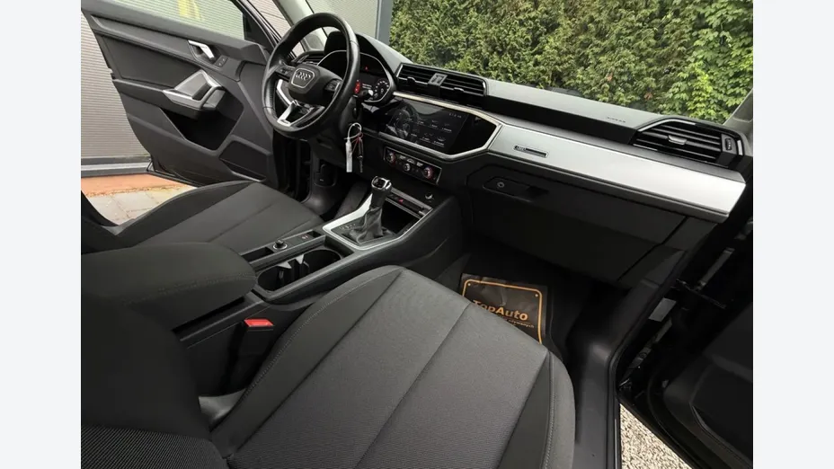 AUDI Q3 -