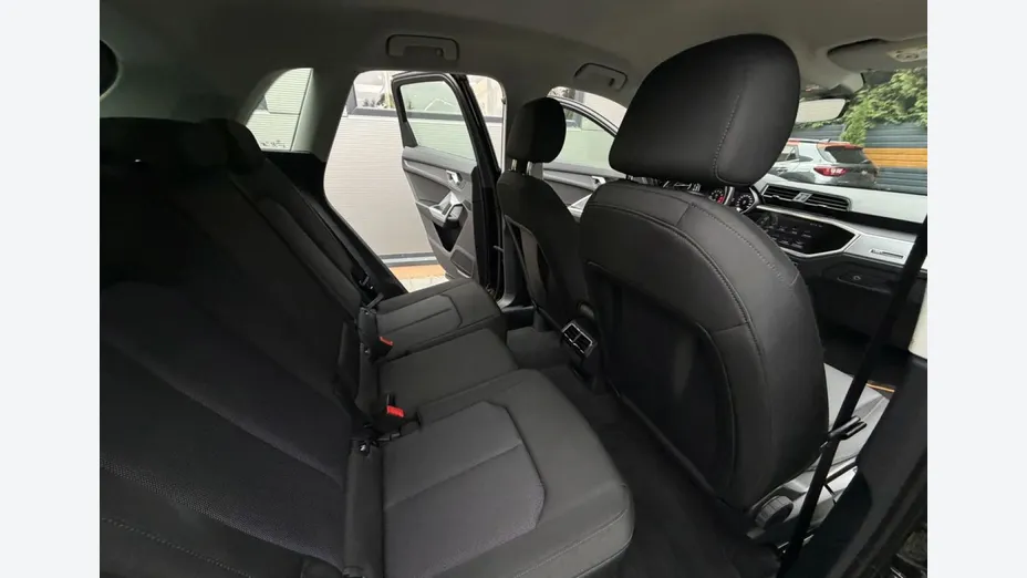 AUDI Q3 -