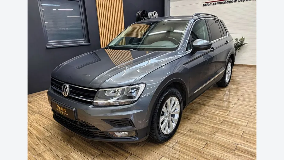 VOLKSWAGEN Tiguan -