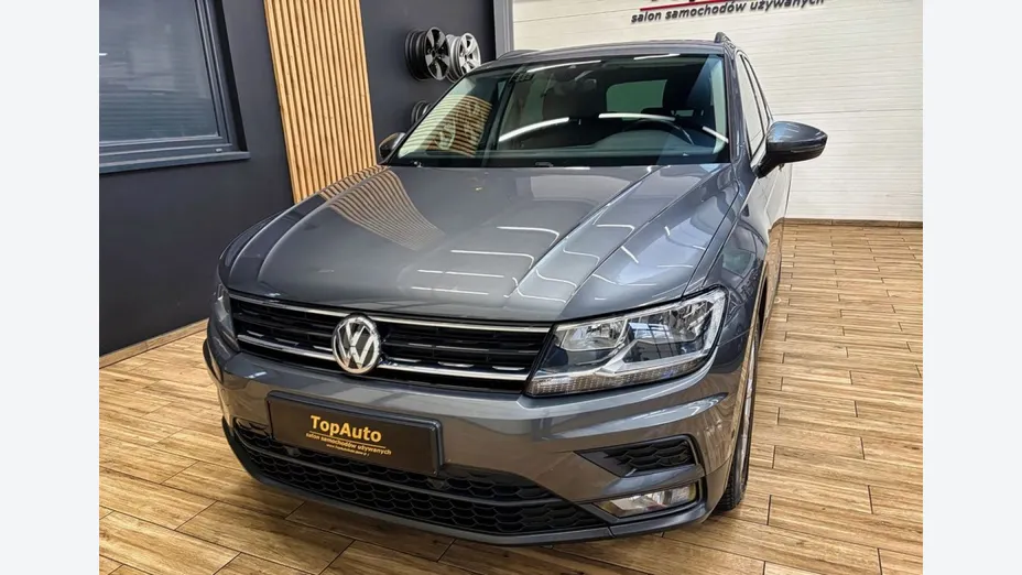 VOLKSWAGEN Tiguan -