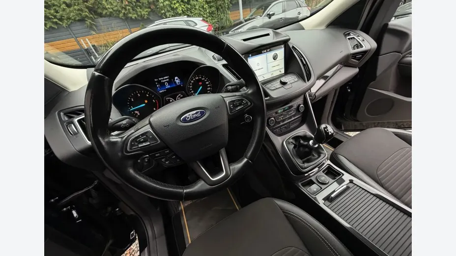 FORD Kuga -