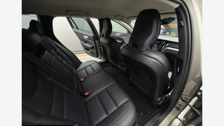 VOLVO V60 -