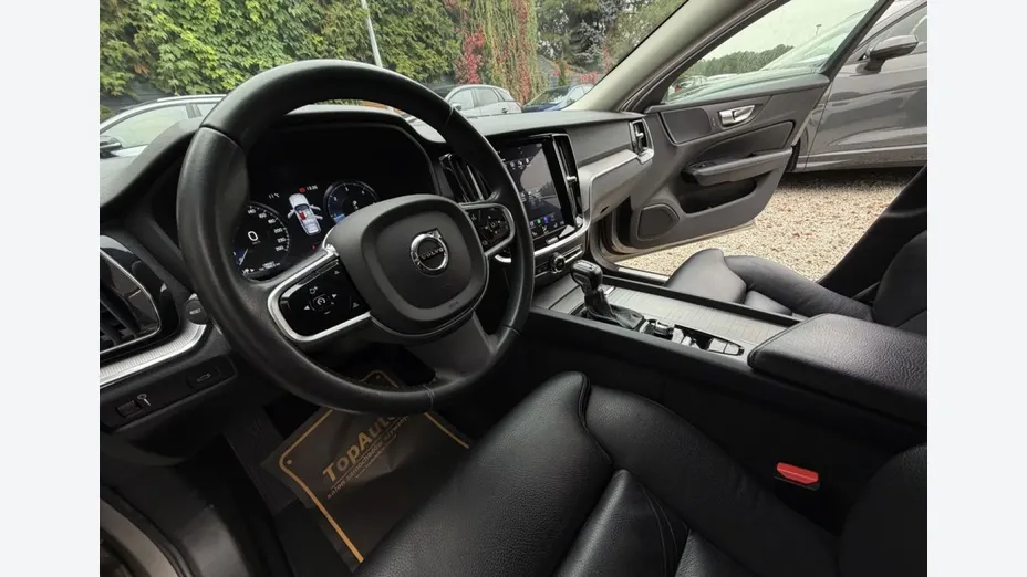 VOLVO V60 -