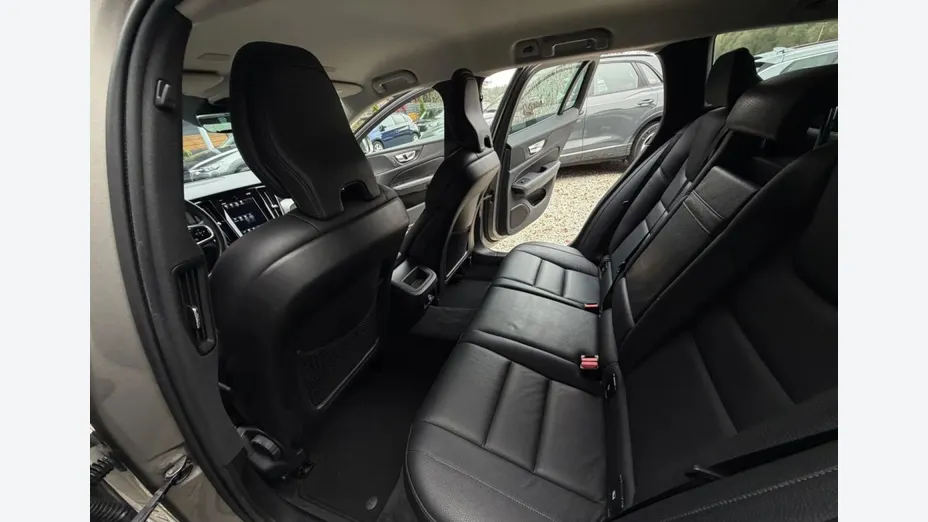 VOLVO V60 -