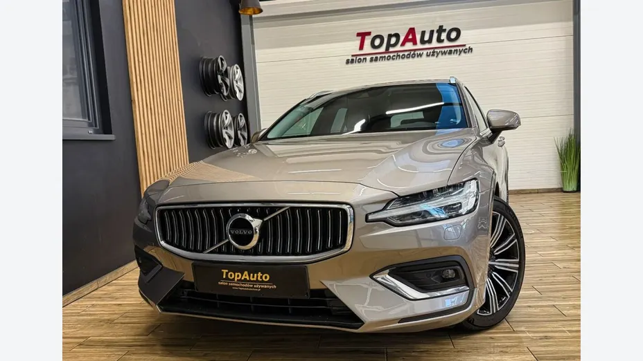 VOLVO V60 -