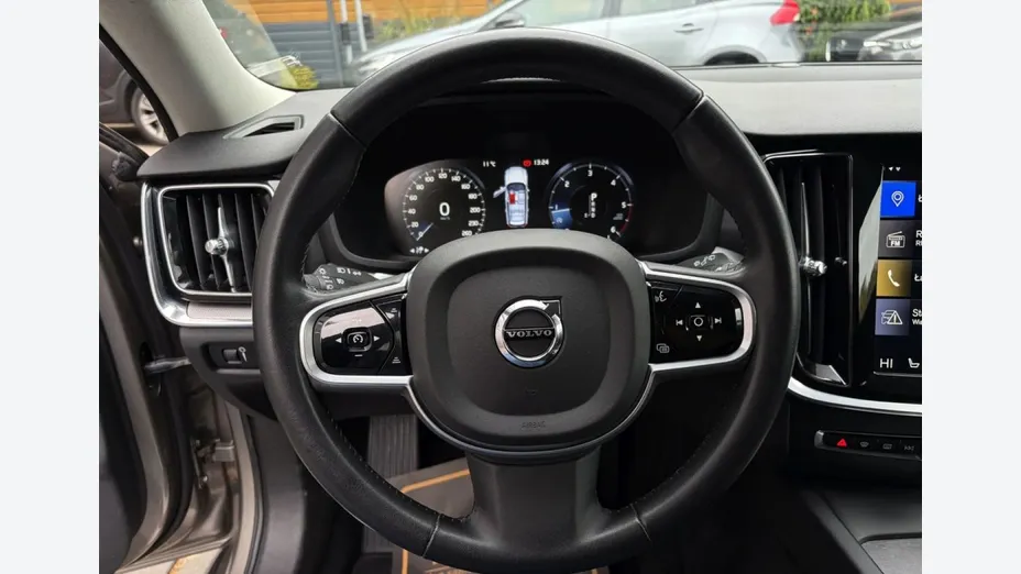 VOLVO V60 -