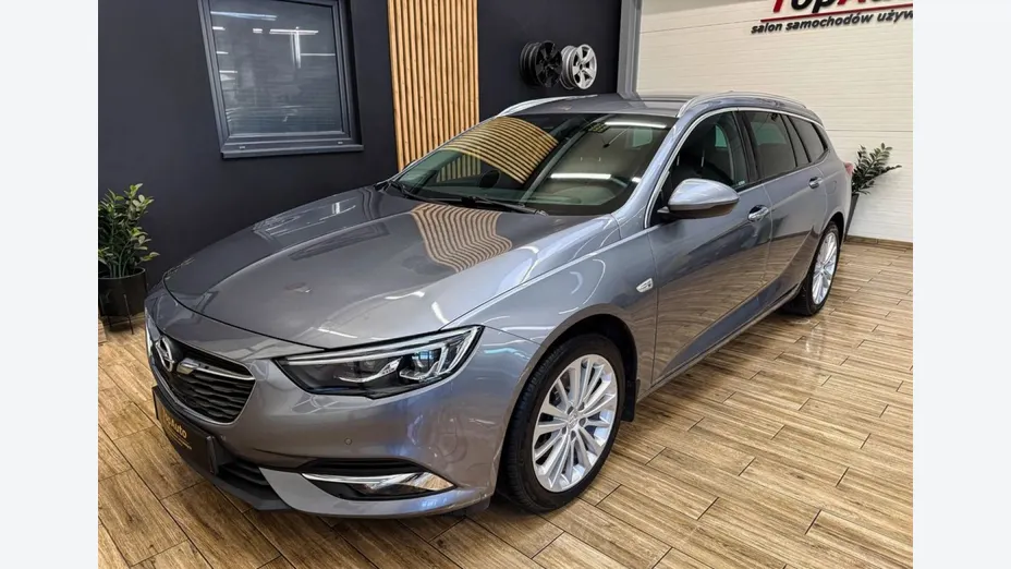 OPEL Insignia -