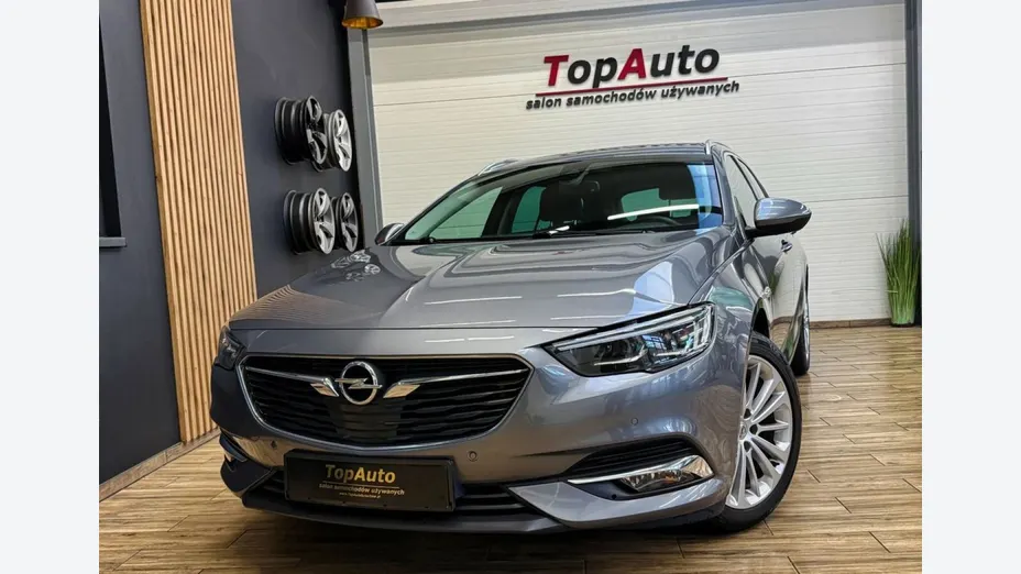 OPEL Insignia -