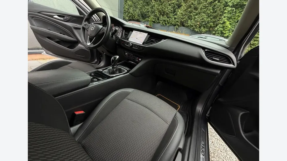 OPEL Insignia -