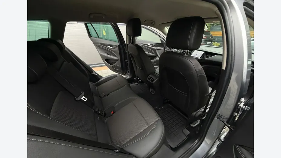 OPEL Insignia -