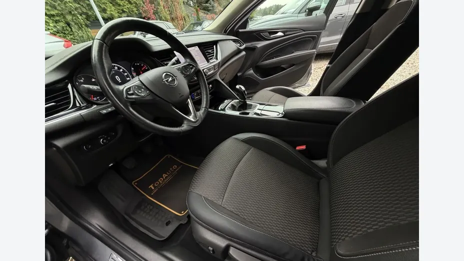 OPEL Insignia -