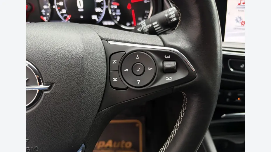 OPEL Insignia -
