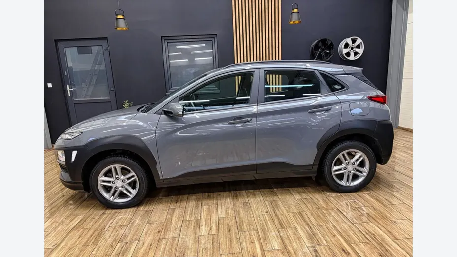 HYUNDAI Kona -