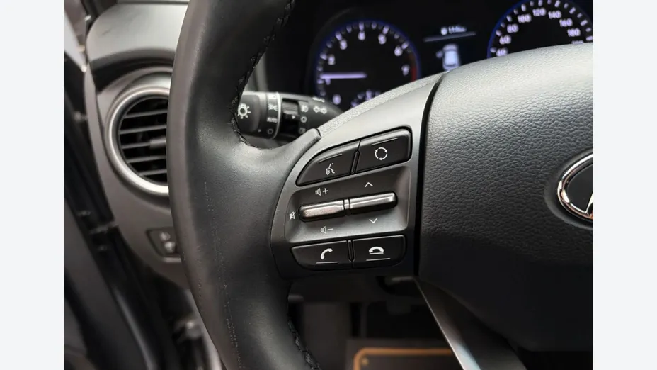 HYUNDAI Kona -