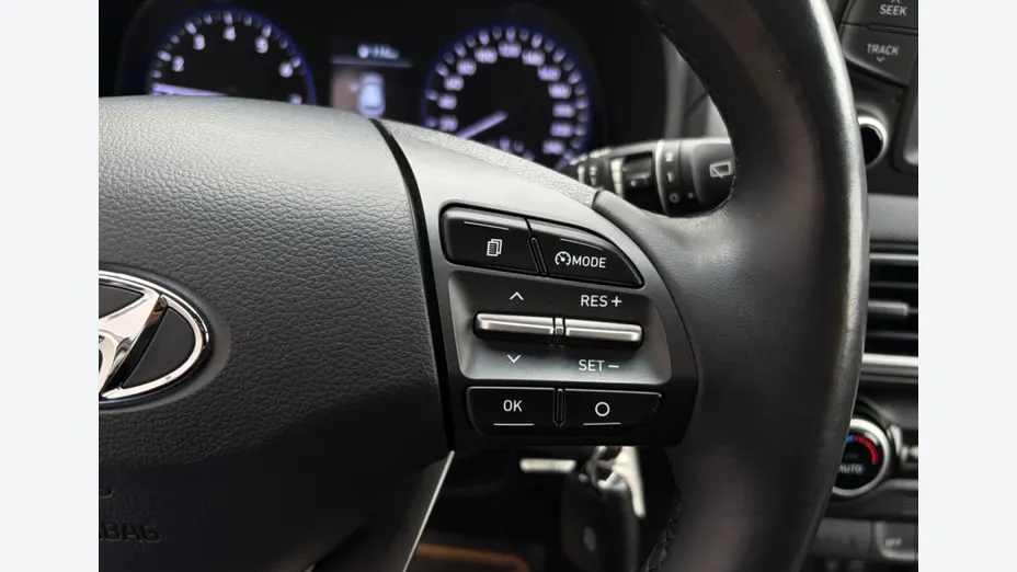 HYUNDAI Kona -