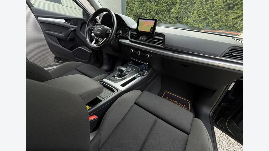 AUDI Q5 -