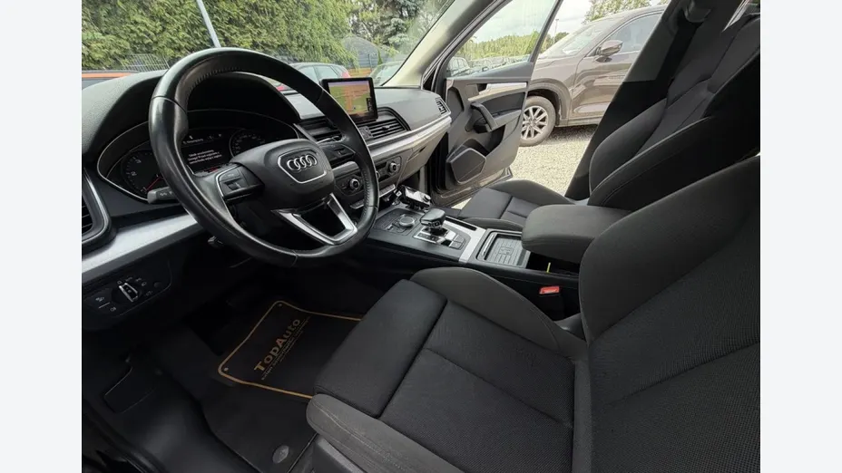 AUDI Q5 -